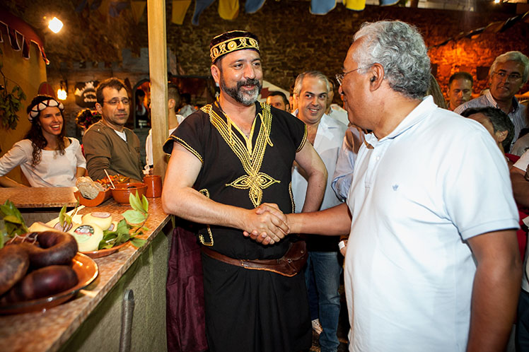 António Costa visita Feira Medieval