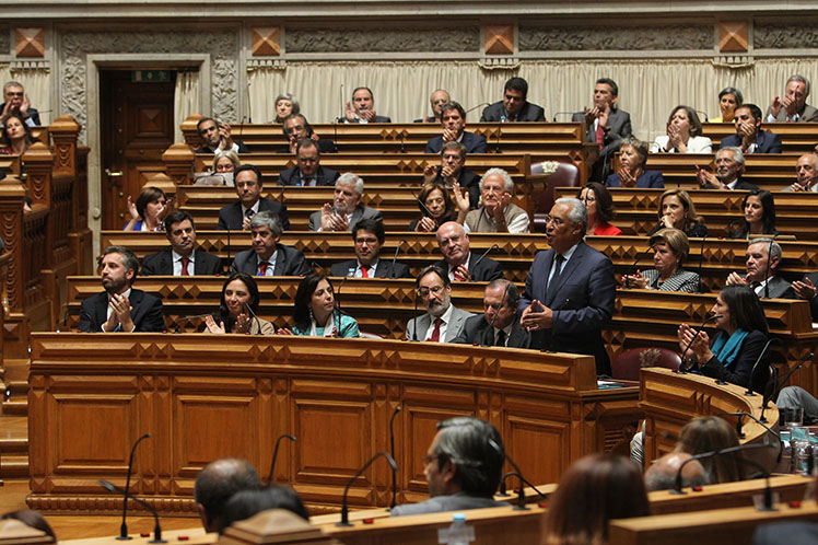 21 novos deputados assumem funções amanhã