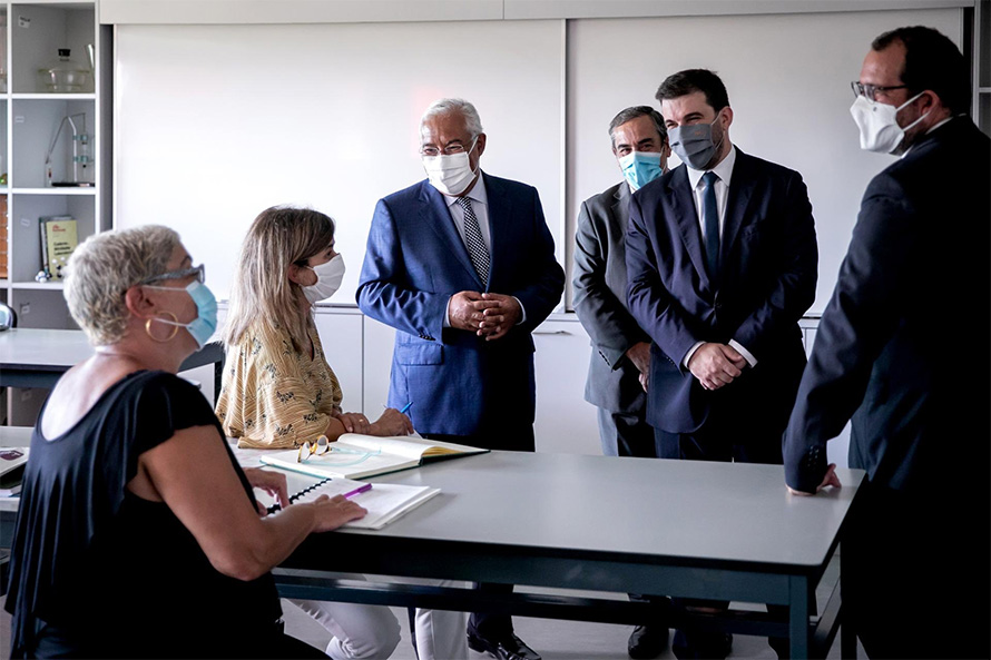 António Costa assinalou começo das aulas com recomendações de segurança e elogio ao esforço da comunidade escolar