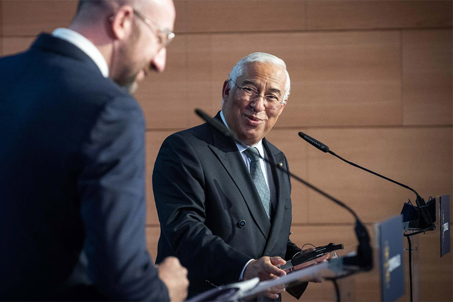 Vacinação vai acompanhar todo o ano de 2021 com “determinação” e “segurança”