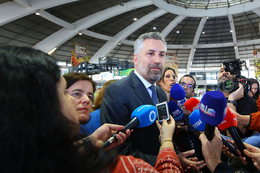 Pedro Nuno Santos critica inação do Governo e defende apoio à diversificação de mercados