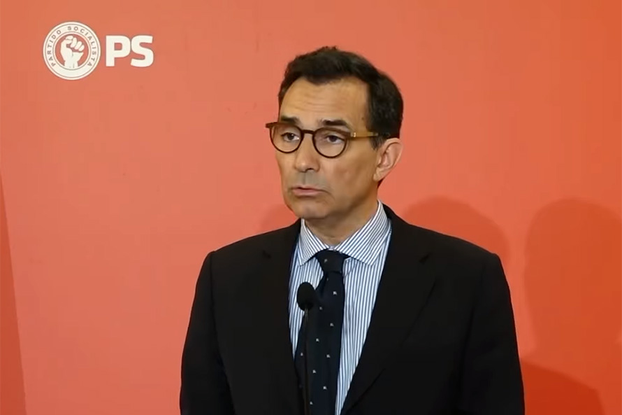 PS aponta “promiscuidade profunda” entre PSD, Montenegro e o Estado