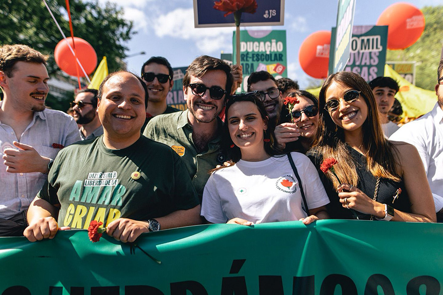 1º DE MAIO: CONFIRMAR ABRIL E RESPONDER AOS DESAFIOS DO PRESENTE