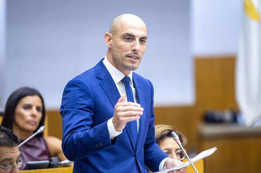 Irresponsabilidade governativa de Bolieiro conduziu Região a uma grave situação financeira