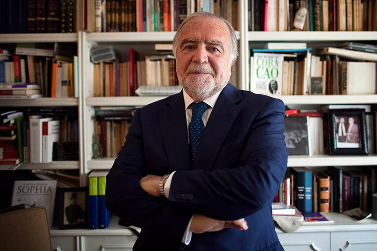 Manuel Alegre distinguido com Prémio Vida Literária