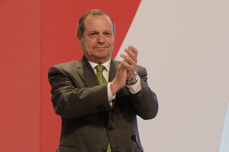 Carlos César reeleito presidente do PS