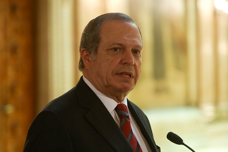 Carlos César critica PSD por “irresponsabilidade” ao falhar eleição de órgãos externos