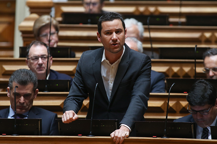 Acordo entre Estado e Santander permite poupar até 500 milhões de euros