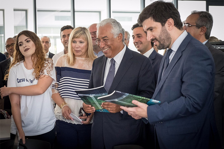 Mais 1500 auxiliares nas escolas públicas