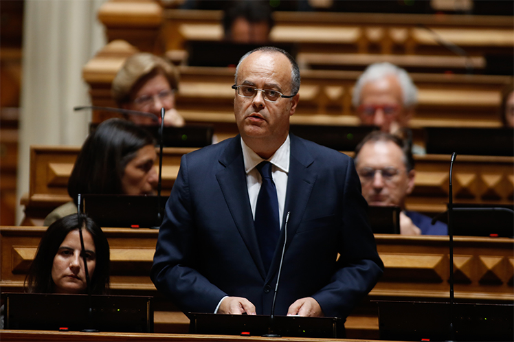 PS defende adesão de Portugal à cooperação na Defesa da UE