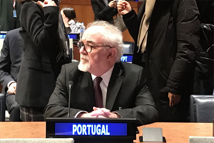 Vieira da Silva destaca medidas contra pobreza em Portugal