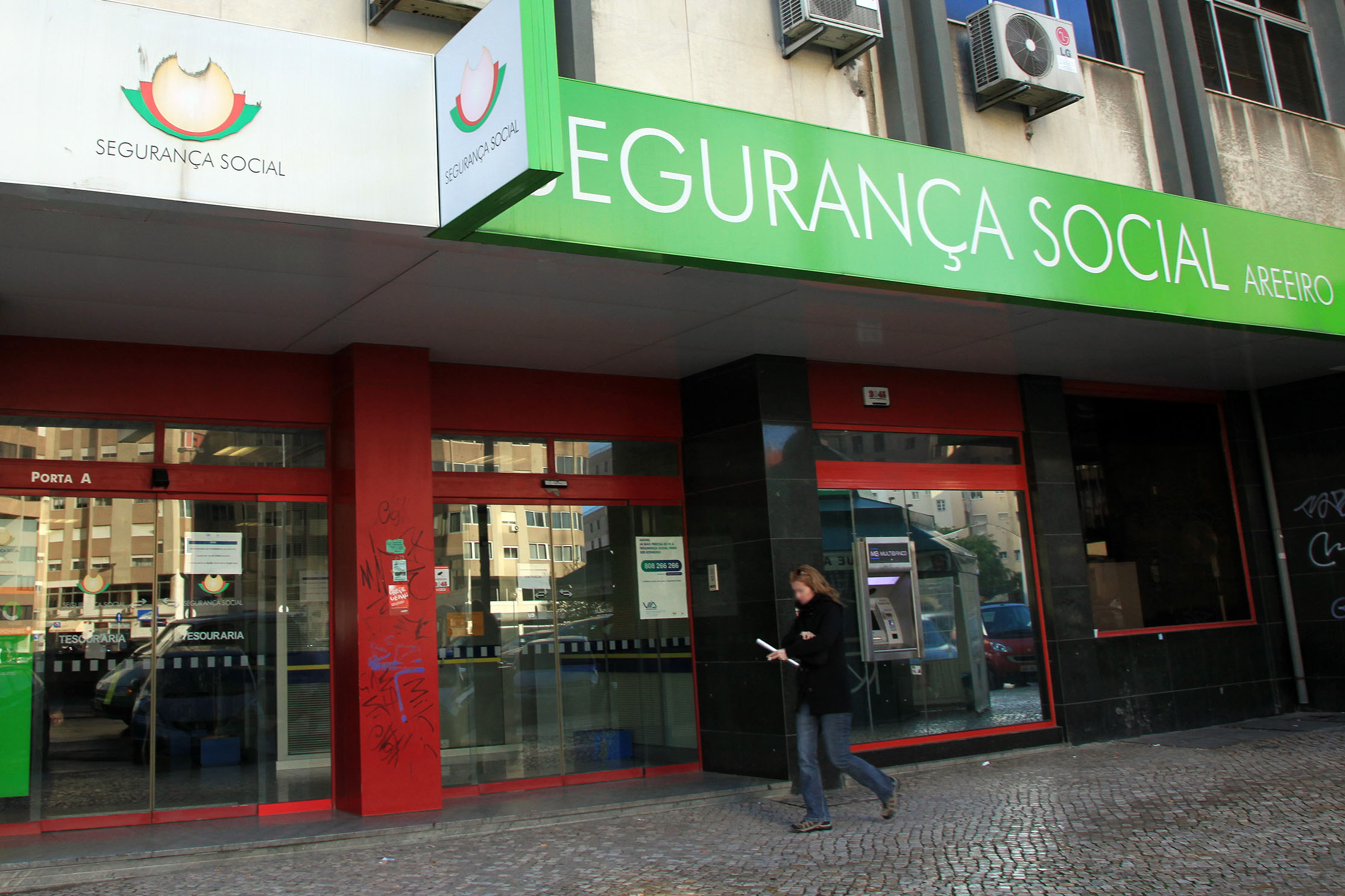 PS quer reunir no Parlamento todos os dados sobre a dívida