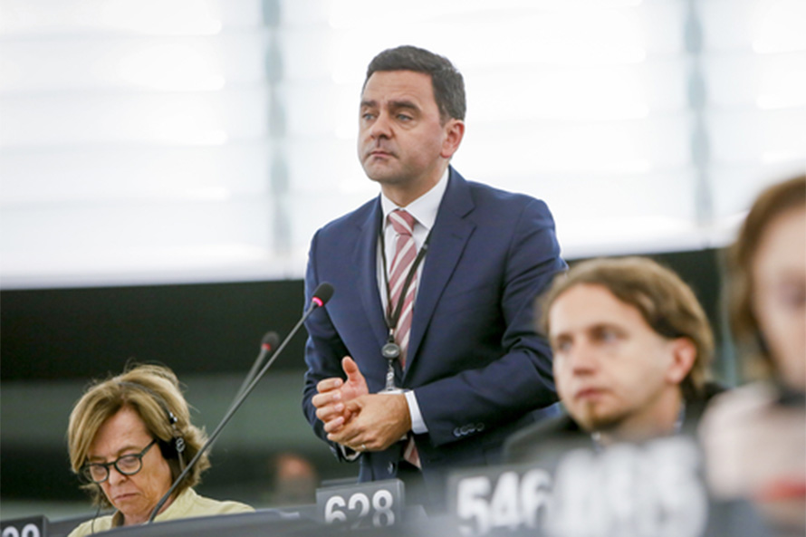 Relatório da União Bancária aprovado