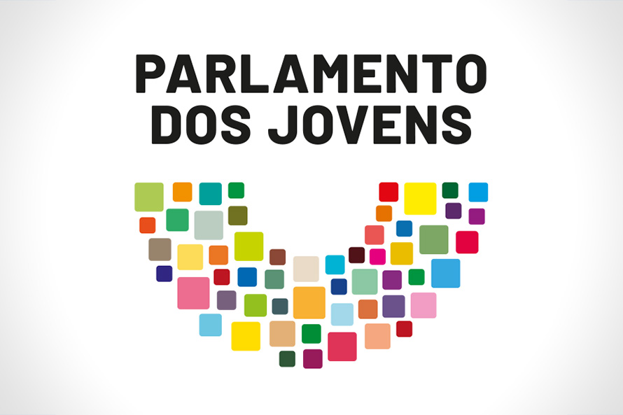 ‘Parlamento dos Jovens’ debate violência doméstica e no namoro com adesão recorde