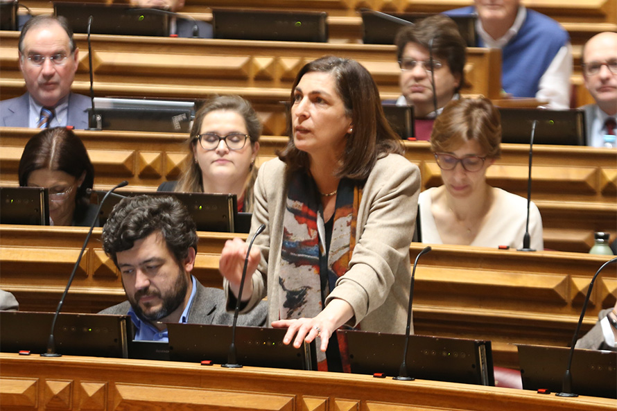 PS destaca Orçamento histórico e critica demagogia do PSD