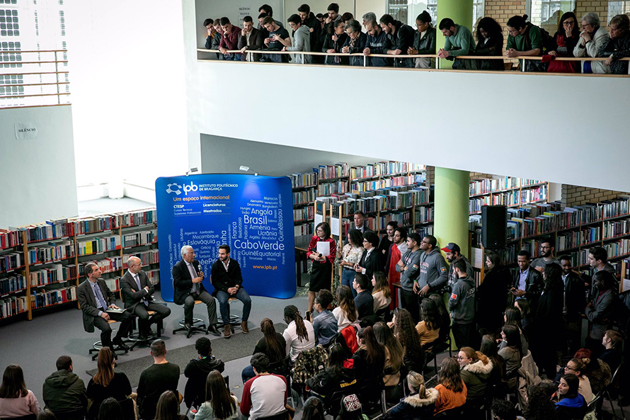 António Costa respondeu às preocupações dos estudantes de Bragança