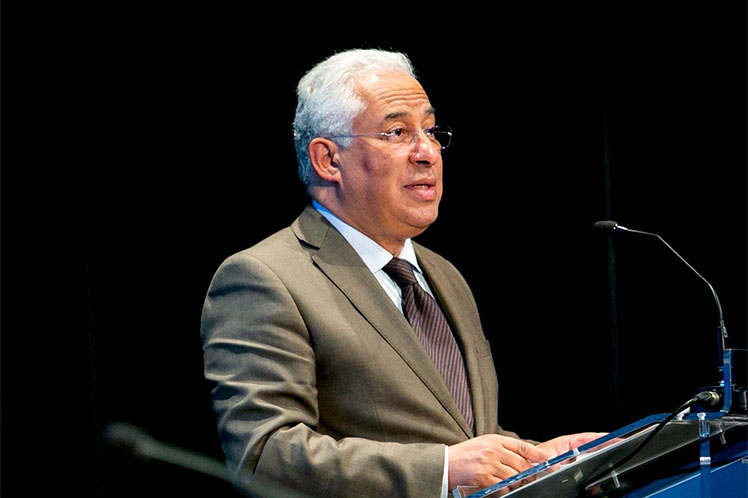 António Costa espera que autoridades punam responsáveis por ataques racistas