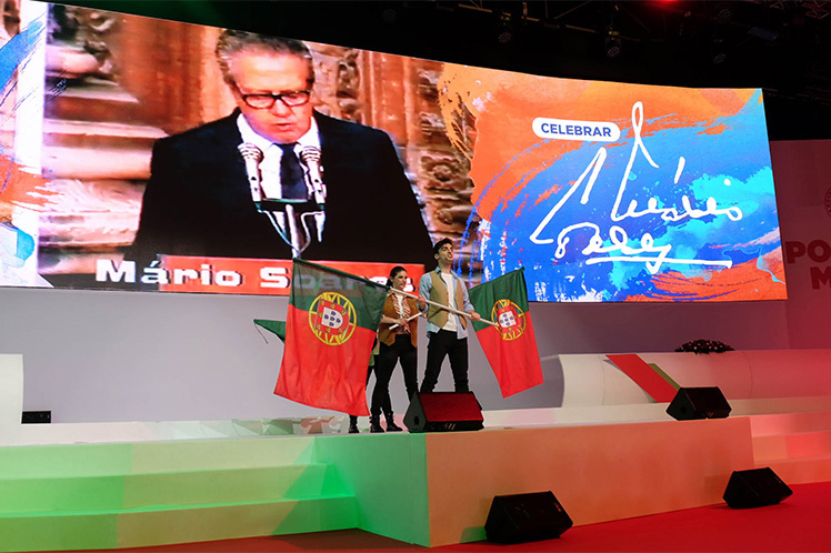 Socialistas rendem homenagem a Mário Soares no XXII Congresso Nacional
