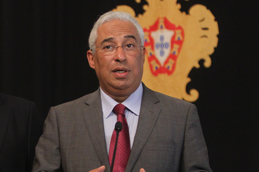 PSD deixou-se arrastar para luta pelo reposicionamento da direita