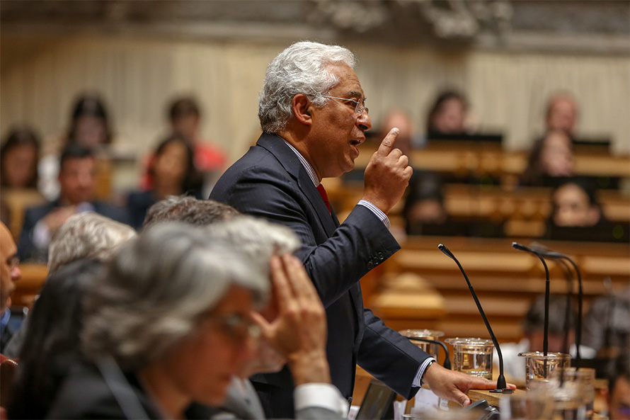 Governo defende critério “claro e uniforme” sobre limites dos direitos de familiares de titulares de cargos políticos