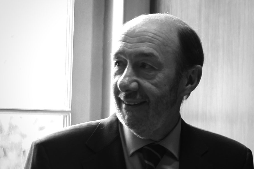 Tristeza e admiração no adeus a Pérez de Rubalcaba