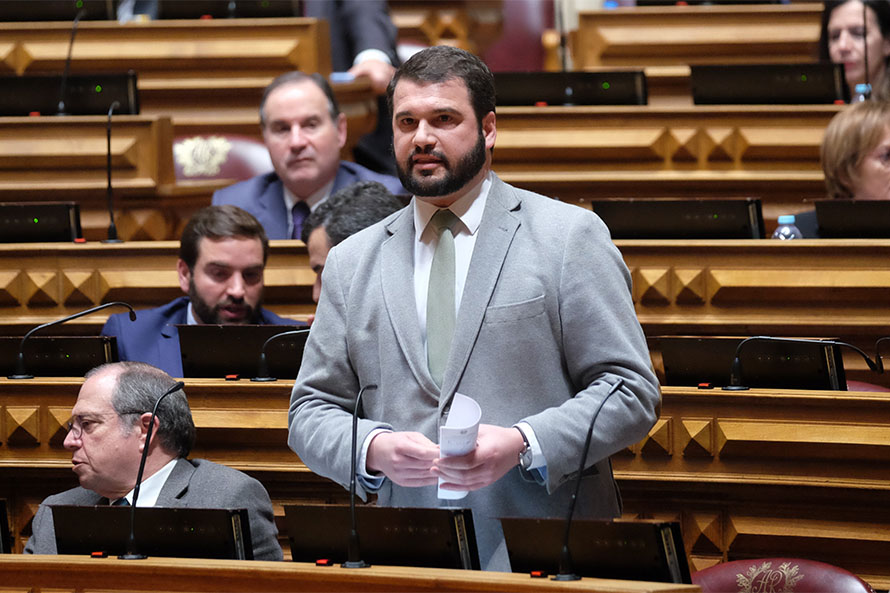 “Se a direita fosse Governo já não haveria serviço público de transportes”