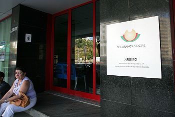 Risco de pobreza atinge 2,8 milhões e aumenta entre as mulheres