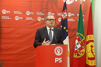 PS saúda “vitória da democracia na primeira volta” e derrota do extremismo de direita
