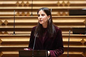 PS defende uma UE com papel mais ativo na segurança e defesa