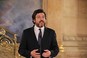 PSD apresenta um executivo fechado sobre si próprio e que não permite perceber como pretende governar