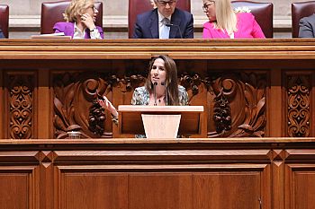 Governo tem-se apropriado de medidas e de obras do executivo do PS