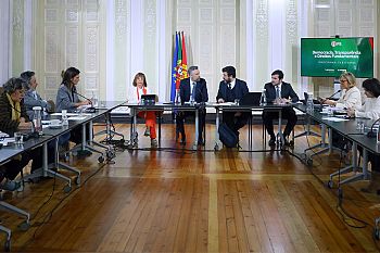 “Não há uma democracia saudável se os políticos acharem que podem fugir ao escrutínio”