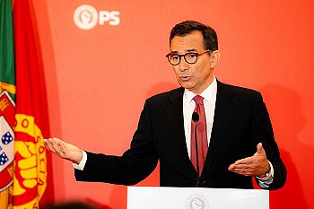 PS exige que Montenegro liberte o país da novela que o envolve e crie condições para debater os problemas dos portugueses