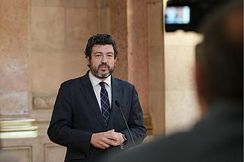 PS vê com preocupação alterações às leis de estrangeiros e da nacionalidade