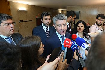 PS quer que diplomas do Governo sobre nacionalidade baixem à especialidade sem votação