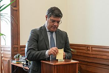 Eurico Brilhante Dias eleito líder parlamentar do Partido Socialista