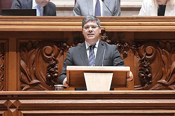 Eurico Brilhante Dias acusa Chega de ter vendido os idosos e os mais jovens nas negociações para o OE