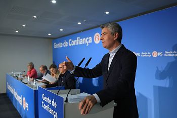 PS aprova apoio a candidatura presidencial de António José Seguro