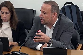 Francisco César exige novas soluções para combater a degradação contínua dos serviços dos CTT na Região