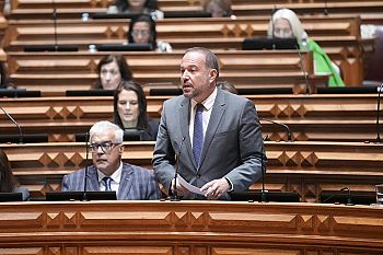 PSD e Chega chumbam apoios ao POSEI e aumento de pensões