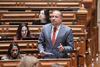 Francisco César requer audição urgente da ministra do Trabalho sobre falhas do Estado no financiamento das IPSS