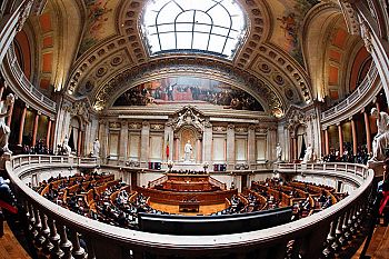 PS quer ouvir Miranda Sarmento e Conselho das Finanças Públicas sobre trajetória da despesa