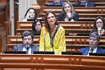 PS sublinha que o racismo é um fenómeno a travar e não uma teoria da conspiração