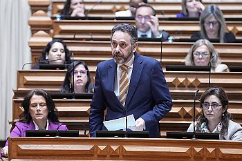 PS explica ao Governo que verdadeiras reformas não se fazem com choques