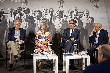 Celebrar a história da democracia e os valores fundamentais do PS