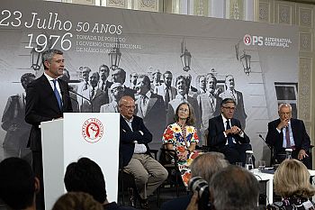 José Luís Carneiro afirma legado reformista de Mário Soares como referência para os desafios da democracia