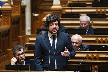 Restaurar a confiança nas instituições