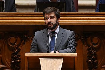 Reconstruir o que a direita destruiu na escola pública