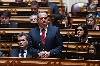 Carlos César saúda novo rumo e esperança renovada dos portugueses