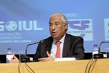 Primeiro-ministro deve ter humildade democrática de travar privatização da TAP